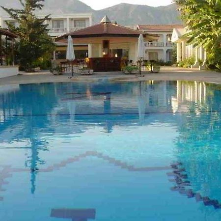 Club Z Hotel Kyrenia  Exterior foto
